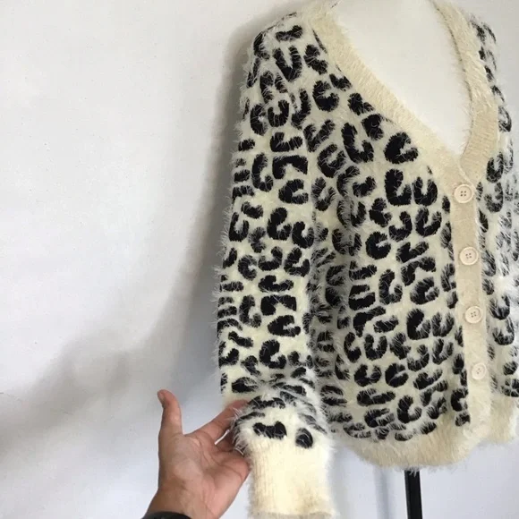 POL Women Elegant Fuzzy Black and Cream Leopard Button Up Cozy Soft Sweater M - Picture 3 of 10